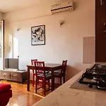 Youhosty - Porta Romana Apartment